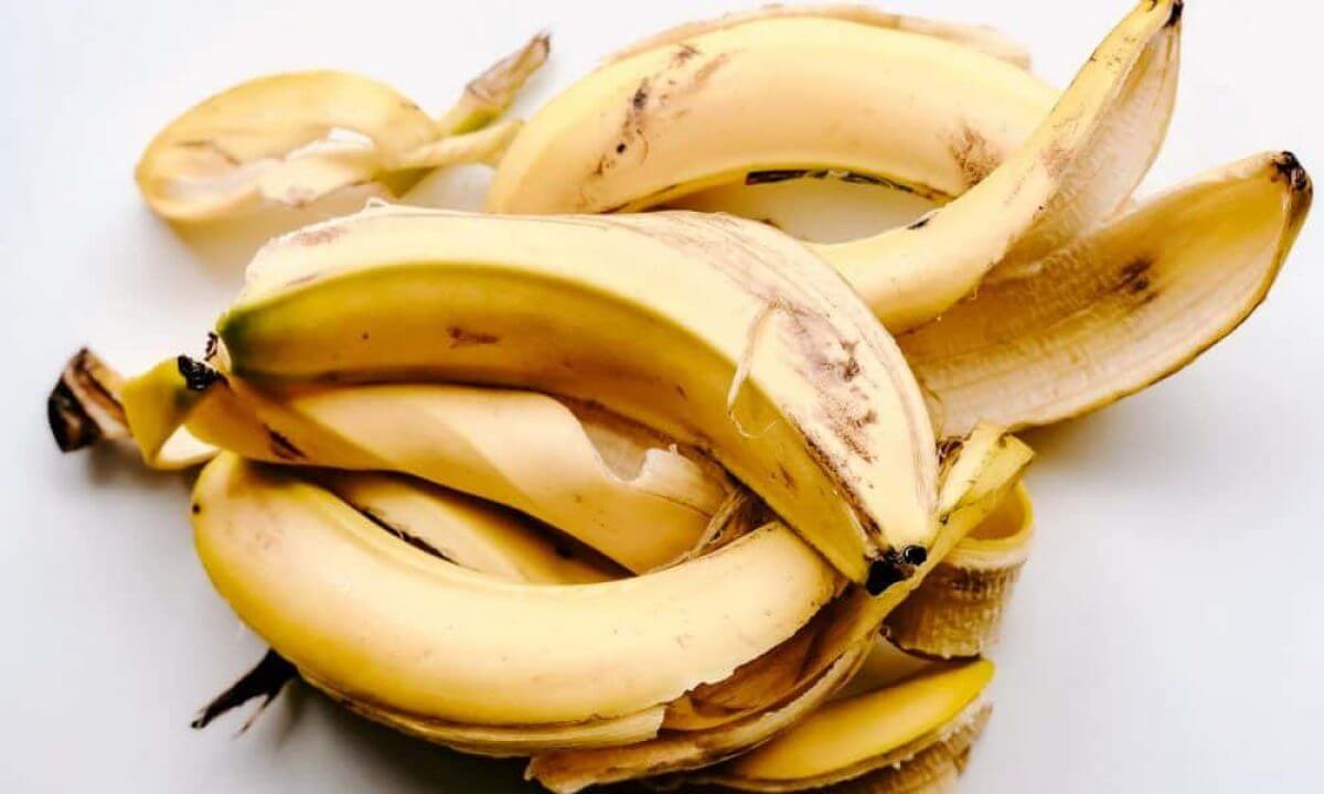 A casca da banana tem colágeno? Benefícios e como consumir