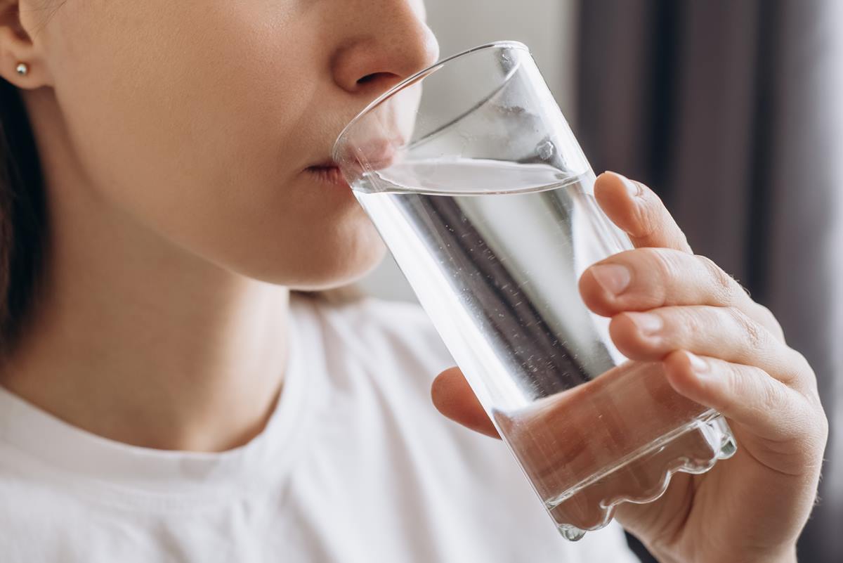 Pode tomar colágeno com água quente?